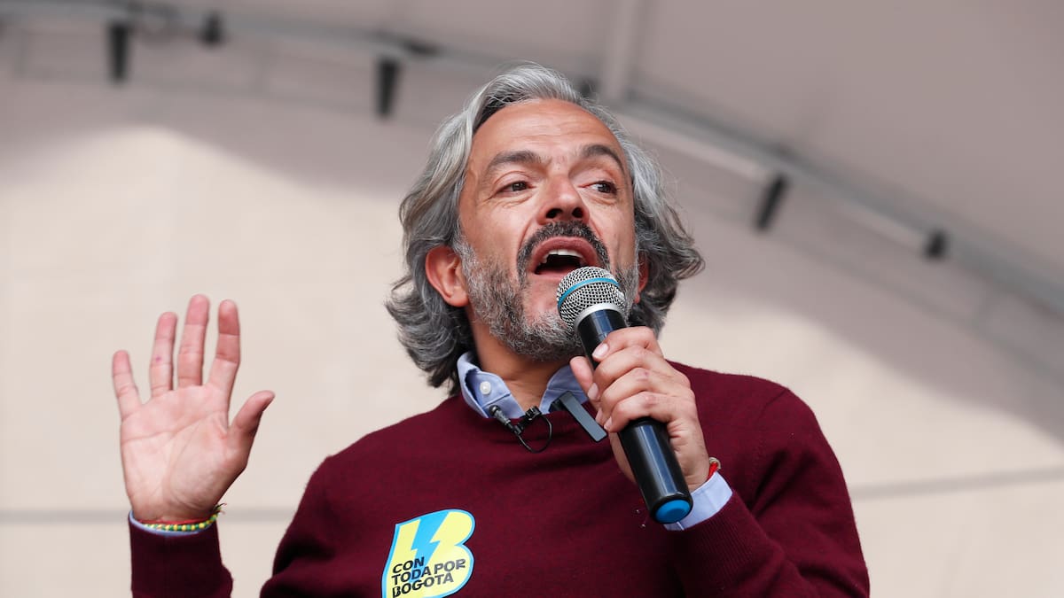 CNE salva candidatura de Juan Daniel Oviedo a la Alcaldía de Bogotá