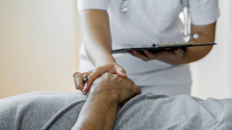 Escobar de 59 años padece Epoc pulmonar crónico, enfermedad inflamatoria que causa la obstrucción del flujo de aire. Foto: Getty