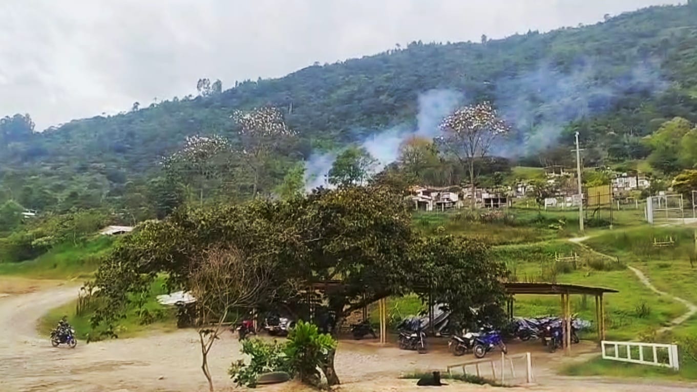 Además de temor y zozobra, los combates dejaron varias viviendas impactadas. Crédito: Red de Apoyo Cauca.