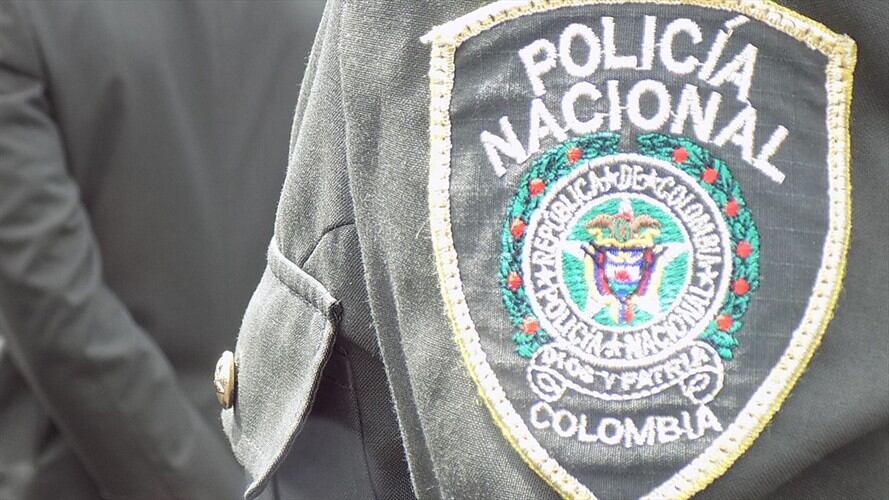 Los uniformados reaccionaron a los ataques realizados por sujetos armados . Foto: Colprensa