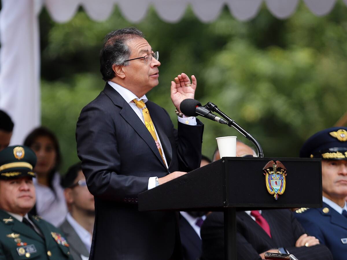 Admiten tutela que pide a Petro retractarse por llamar “muñecas de la mafia” a periodistas