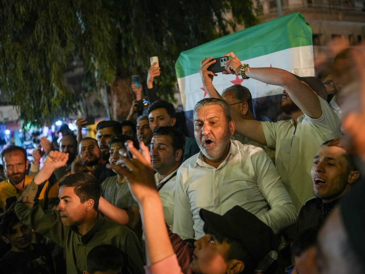 Los sirios celebraron en las calles el anuncio de Trump de levantar las sanciones