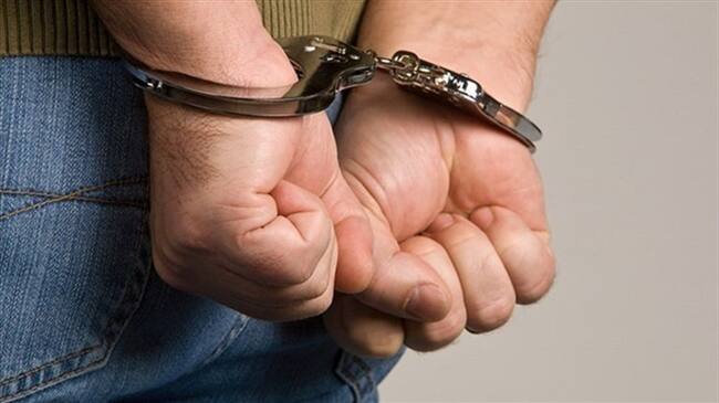 Hombres de la Policía Metropolitana “encontraron a la mujer en plena vía pública, totalmente desnuda y llorando.. Foto: Colprensa