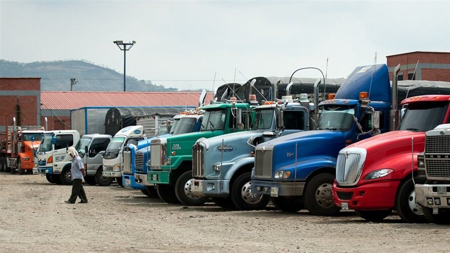 Colfecar advierte que los costos operativos del transporte de carga han mantenido la misma dinámica, mientras que las operaciones se han reducido entre un 30% y 60%. Foto: Getty Images / Luis Robayo