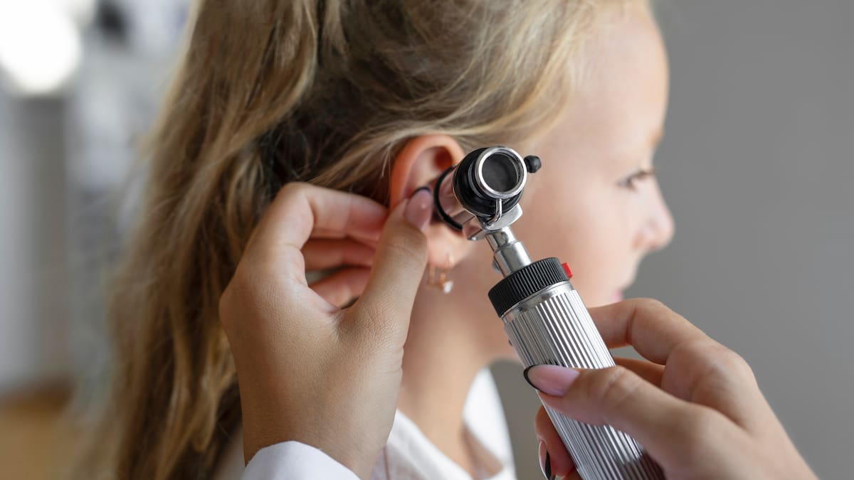 ¿Cuáles son los sintomas de la otitis? Profesional en otorrinolaringología explicó