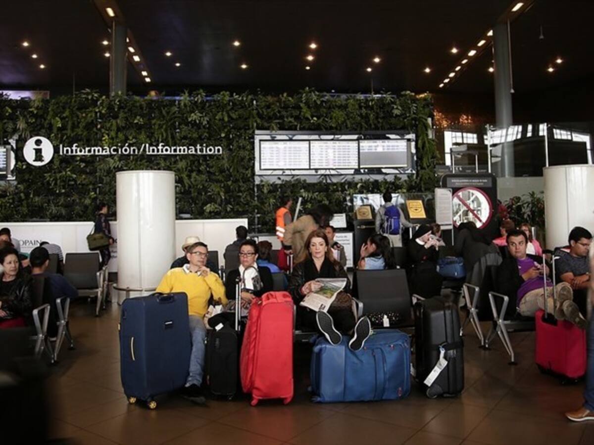 Ciudadanos que hagan mal uso de señaladores laser en aeropuertos serán sancionados