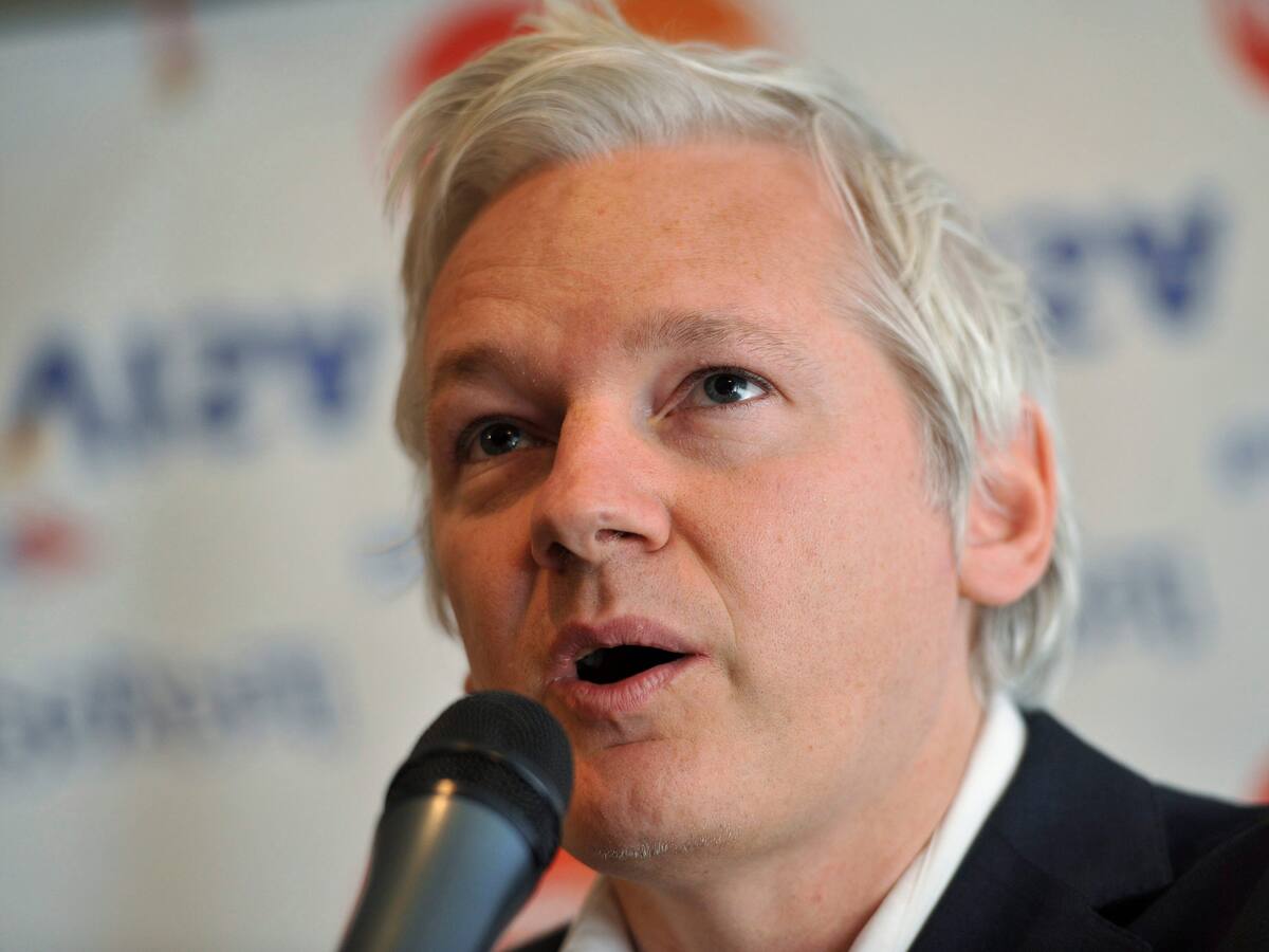 WikiLeaks anunció que Julian Assange abandonó el Reino Unido tras ser excarcelado