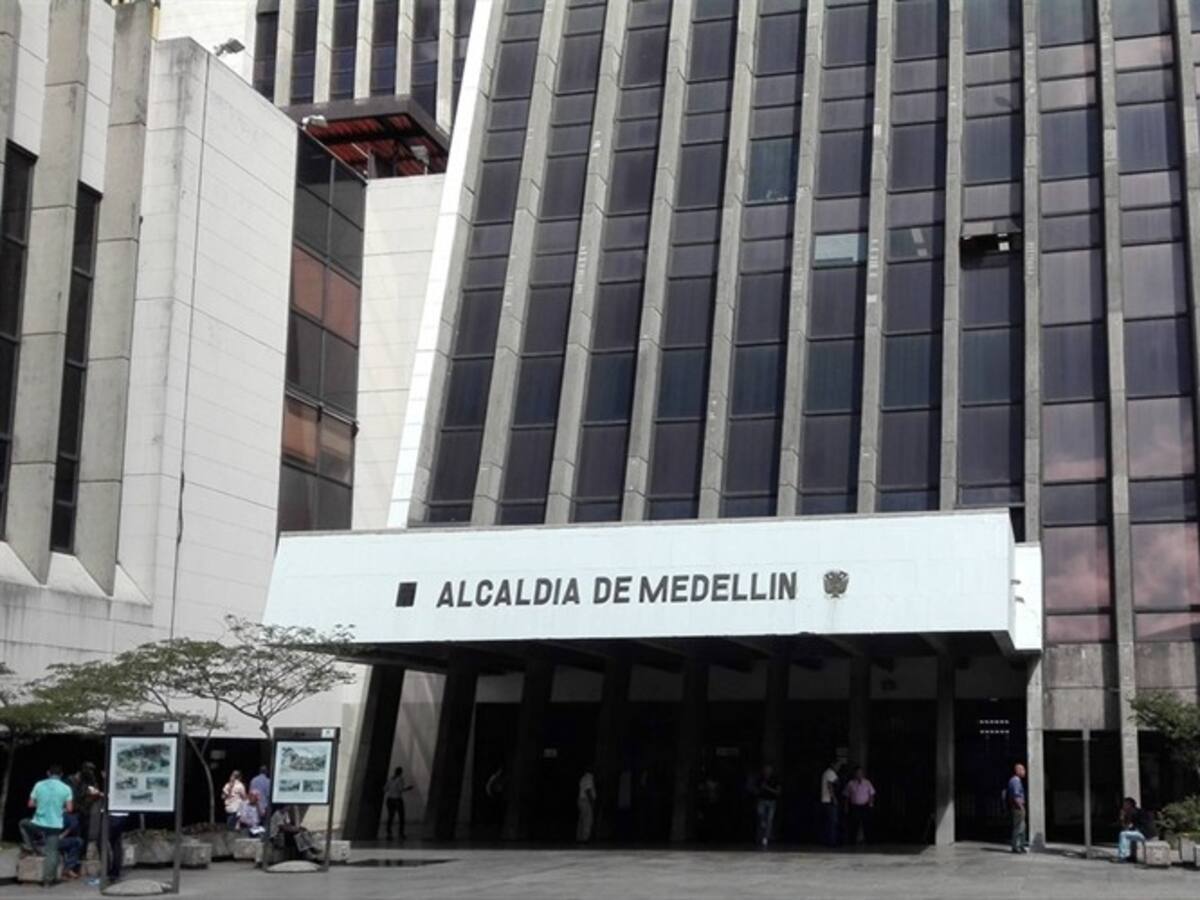 Estas son las personas a las que les habrían hecho monitoreos digitales en Medellín