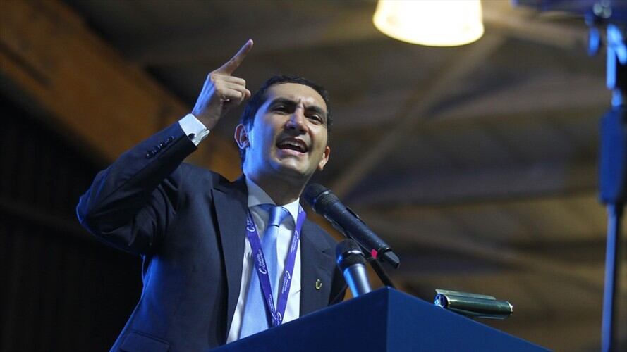 "Es justo, es equitativo que un sector que ha ganado muchas utilidades contribuya en mayor medida para sacar adelanta a Colombia", aseguró David Barguil. Foto: Colprensa / SOFÍA TOSCANO