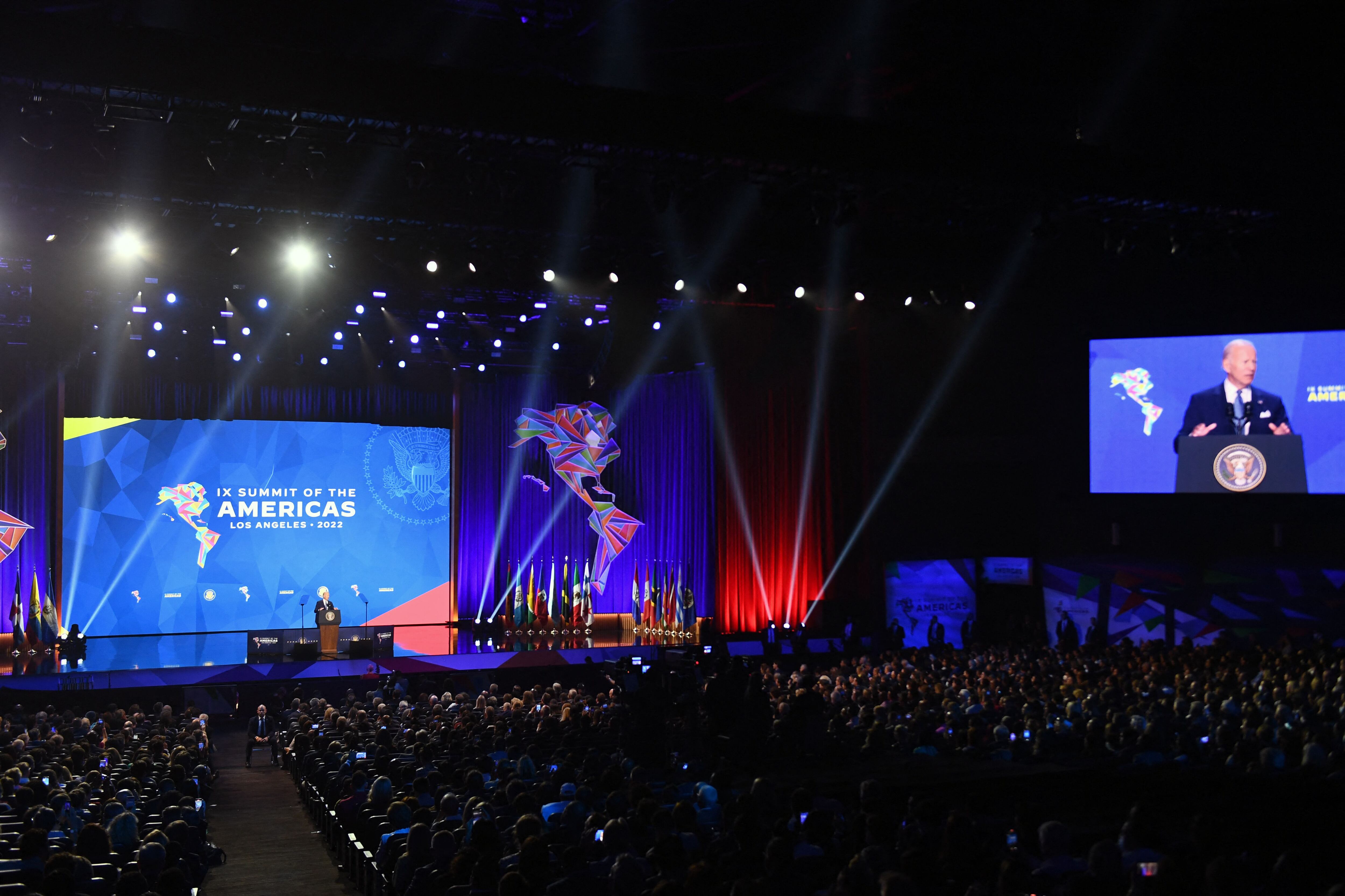 El presidente de Estados Unidos, Joe Biden, interviene en la ceremonia de apertura de la IX Cumbre de las Américas. (Photo by Patrick T. FALLON / AFP) (Photo by PATRICK T. FALLON/AFP via Getty Images)