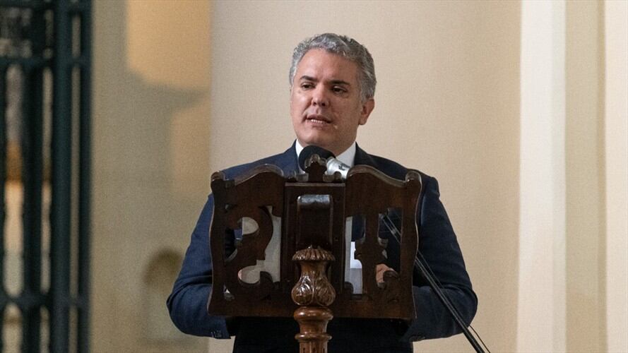 Desde la Catedral Primada de Bogotá, el presidente Iván Duque hizo una oración. Foto: Presidencia de la República