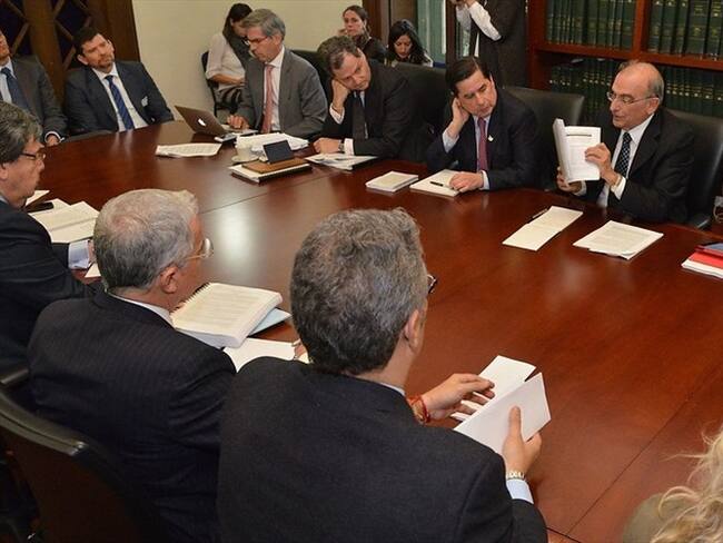 Voceros del &quot;No&quot; reunidos con negociadores del Gobierno. Foto: Colprensa