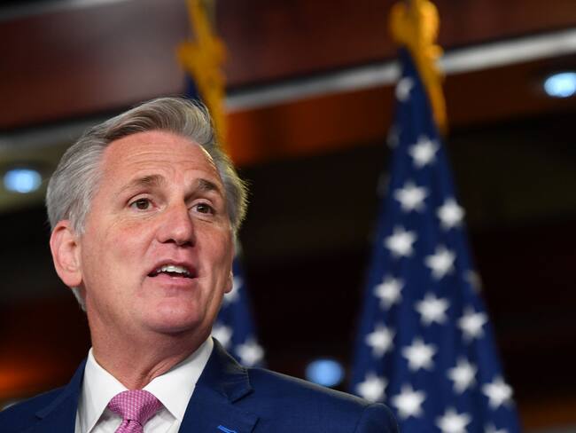 Kevin McCarthy, republicano de California, celebra su conferencia de prensa semanal en Capitol Hill en Washington, DC, el 28 de mayo de 2020. Foto de NICHOLAS KAMM/AFP a través de Getty Images.