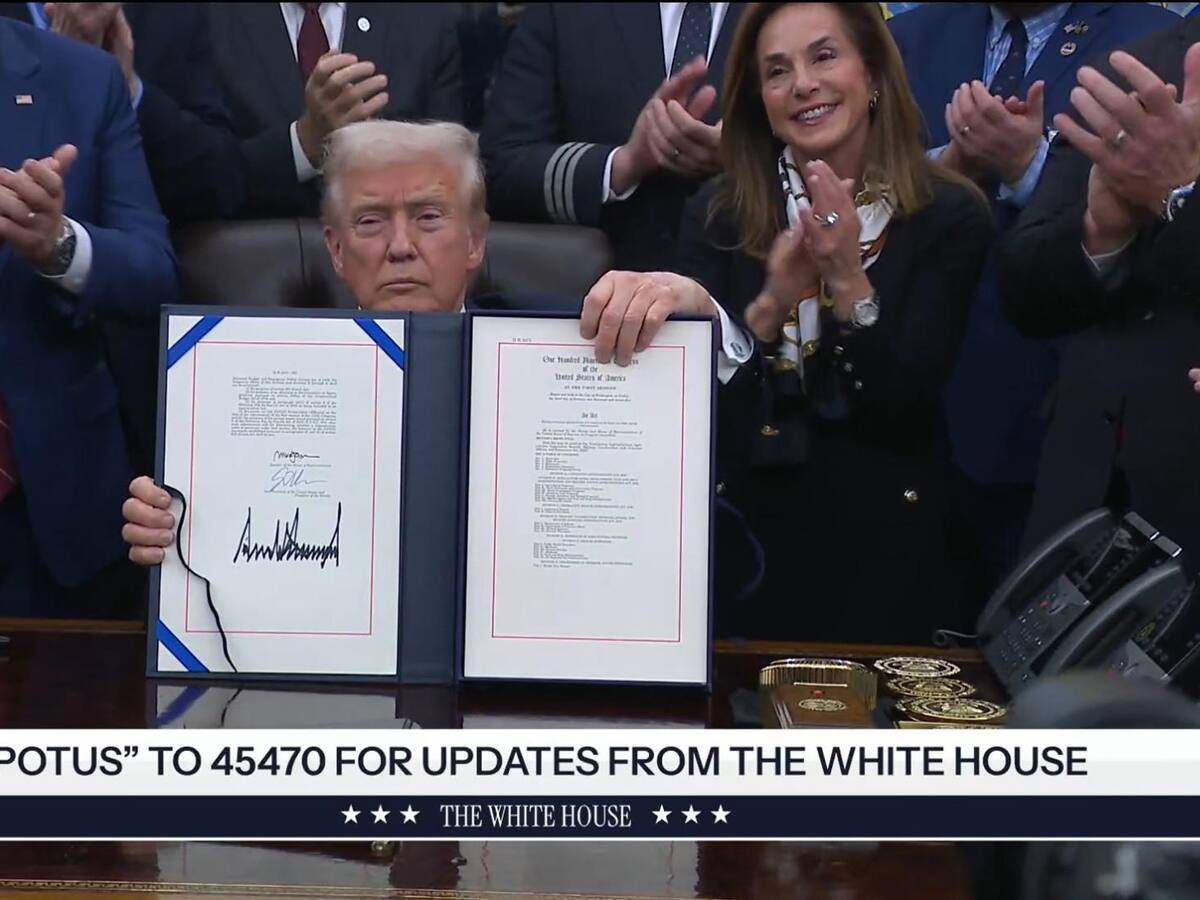 Donald Trump firmó la ley que pone fin al cierre de Gobierno más largo de la historia de EE.UU.