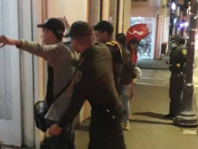 Las autoridades siguen desarrollando operativos de control en las comunas de Manizales.. Foto: Cortesía Policía