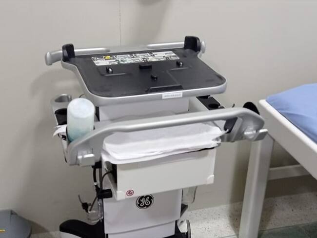 Esta es la base del ecocardiógrafo luego de ser hurtado. Foto: Twitter Víctor Rodríguez