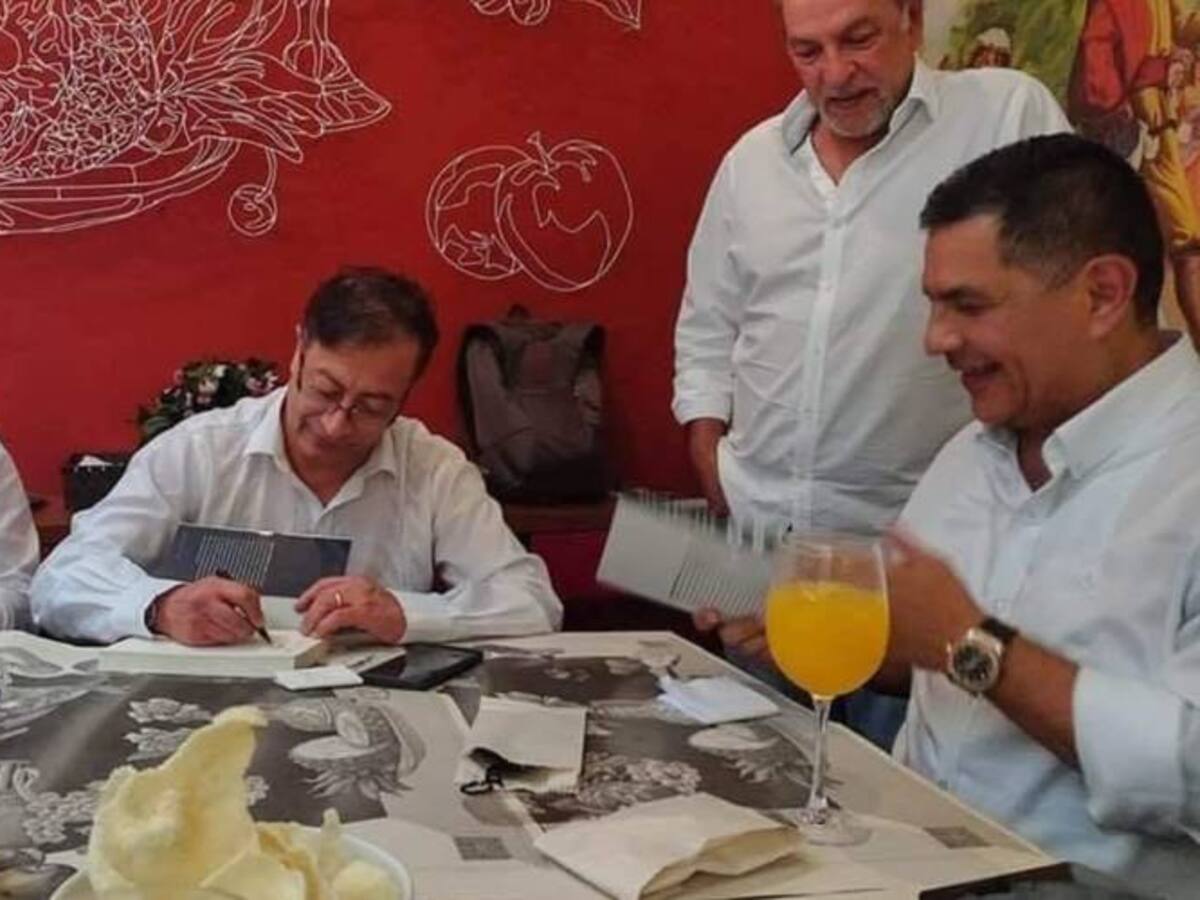 Foto de almuerzo entre Gustavo Petro y Jorge Iván Ospina causa polémica