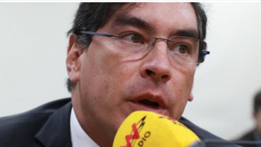 Luis Fernando Velasco, Antonio Sanguino, Herbin Hoyos y Álvaro Hernán Prada debatieron en La W sobre controversial referendo que busca acabar con la JEP y reformar las Altas Cortes. Foto: W Radio