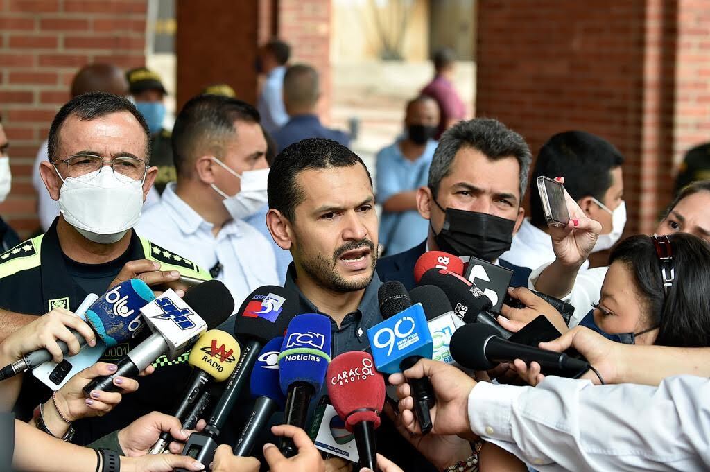 Gobierno anuncia celeridad en investigaciones tras hallazgo de explosivos en sede de Comunes. Foto/Cortesía.