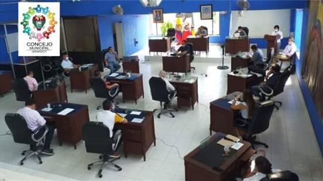 Desde este lunes, en el recinto del Concejo hacen presencia 15 cabildantes, el secretario del concejo y otros funcionarios. Foto: Concejo de Girardot