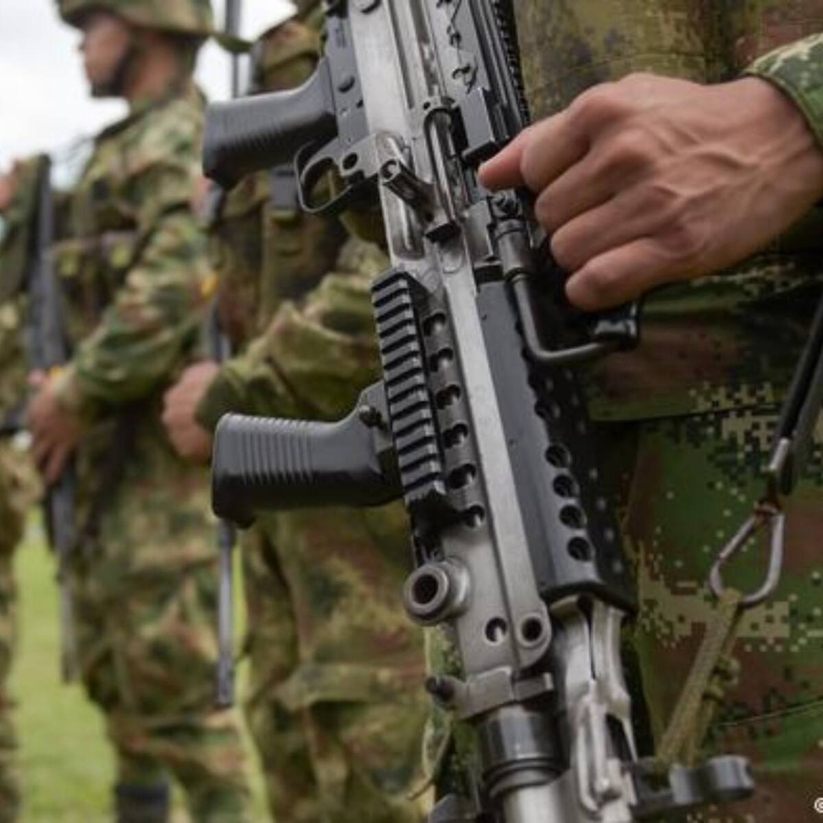 Cuatro soldados heridos tras ataque con explosivos en Cauca