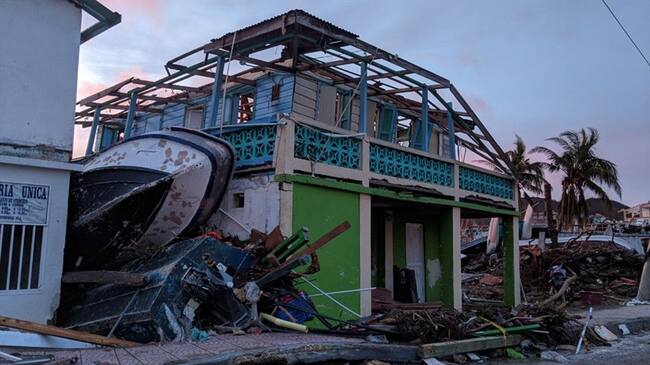 Las carpas no sirven, tenemos más de 50 personas que dicen que el agua se les entró: 'Chelo' Francisco Lung. Foto: Colprensa