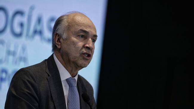 El exministro de Justicia, Enrique Gil Botero, asegura que no era válido pactar una cláusula de caducidad en dicho contrato. Foto: Colprensa / LUISA GONZÁLEZ