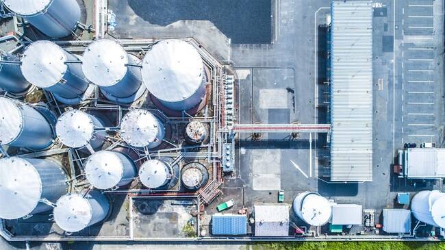 Las metas de reducción de azufre en los combustibles pueden encontrar una limitación en la capacidad de las refinerías colombianas. Foto: Getty Images / MICHAEL H