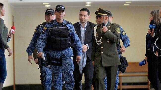 Leonardo Pinilla, también conocido como alias Porcino, buscó a un determinado funcionario del ente acusador para hacerle transferencias de dinero. Foto: Colprensa