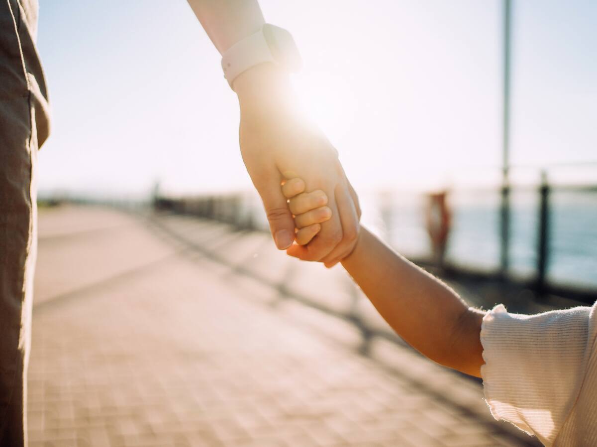 Padres de familia luchan por recuperar a sus hijas de un hogar sustituto