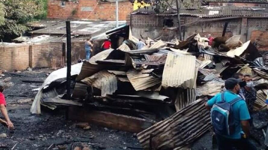 Incendio Girardot . Foto: suministrada.