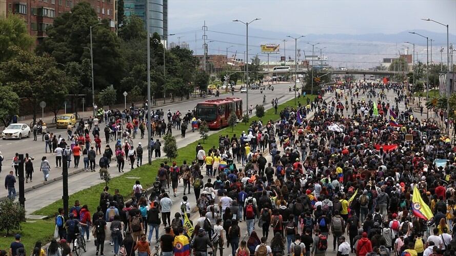 Transmilenio informó que los buses zonales presentan desvíos y retrasos en su operación. Foto: Colprensa / CAMILA DÍAZ