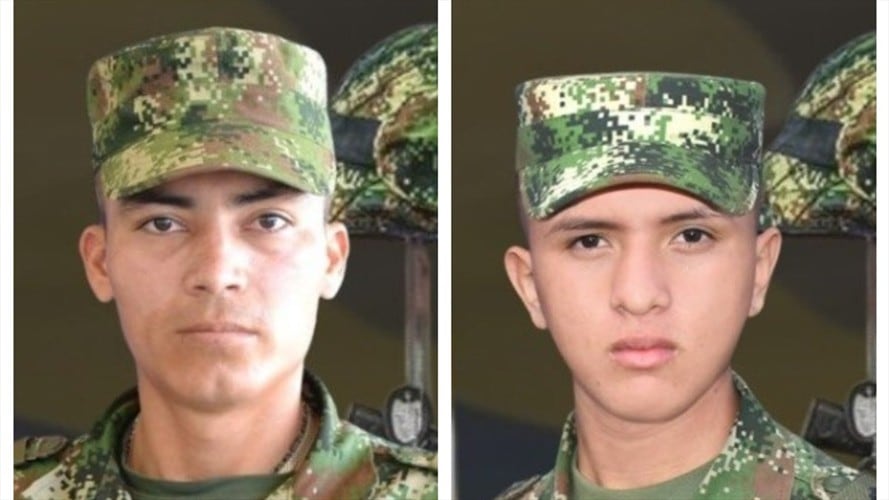 Los uniformados, impactados por el rayo, fueron identificados como David Estivens Díaz Lozano y Cristian Stiven Rivera Muñoz. . Foto: Cortesía Ejército Nacional