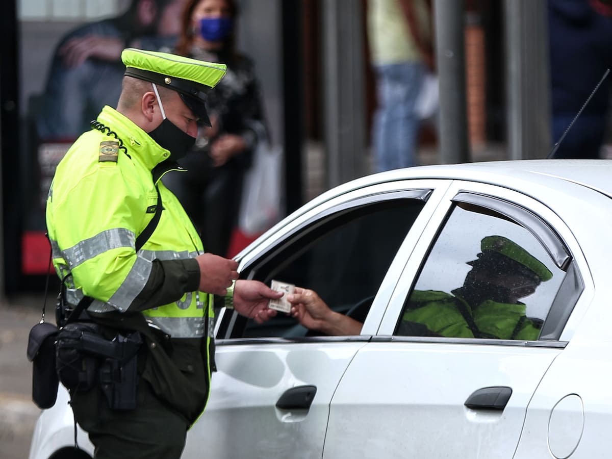 ¿Pueden multarlo por no portar la cédula de ciudadanía? Explicación de cuándo hay sanción