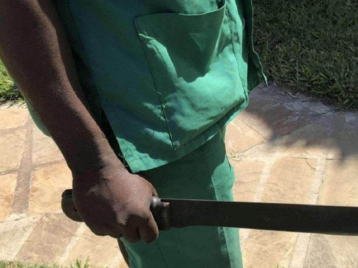 Una mujer fue atacada a machete en sus manos y espalda en Pensilvania, Caldas