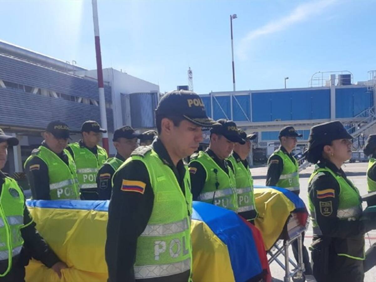 "Dijo que olía a formol, que sabía que lo matarían": mamá de policía asesinado