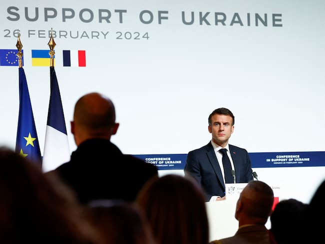 Paris (France), 26/02/2024.- French President Emmanuel Macron attends a press conference at the end of the conference in support of Ukraine, with European leaders and government representatives, at the Elysee Palace in Paris, France, 26 February 2024. (Francia, Ucrania) EFE/EPA/GONZALO FUENTES / POOL MAXPPP OUT