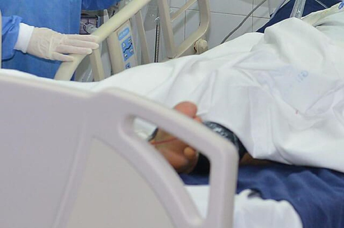 El hecho se presentó en el municipio de El Tarra, en el barrio El Dorado, donde una menor de ocho años de edad, fue alcanzada por una bala perdida que le impactó en una de sus piernas, la niña fue trasladada a un centro asistencial para recibir atención especializada.  El Ejército Nacional informó a través de un comunicado que cuando tropas del Com