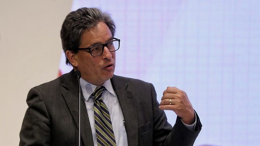 El ministro de Hacienda, Alberto Carrasquilla, anunció la disposición de tres nuevas líneas de crédito a cargo del Fondo Nacional de Garantías. Foto: Colprensa