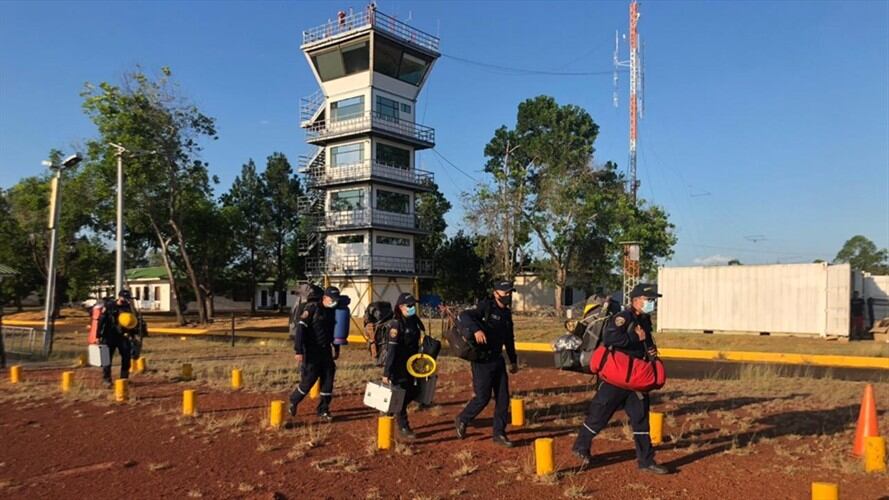 Toman acciones para controlar incendio en el Parque El Tuparro. Foto: Cortesía Minambiente