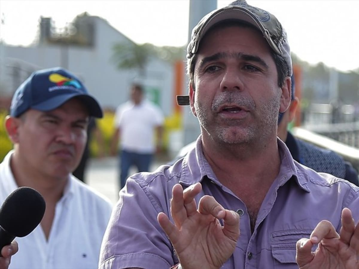 Char y su círculo tienen la costumbre de chuzar: Guzmán Chams a María Jimena Duzán