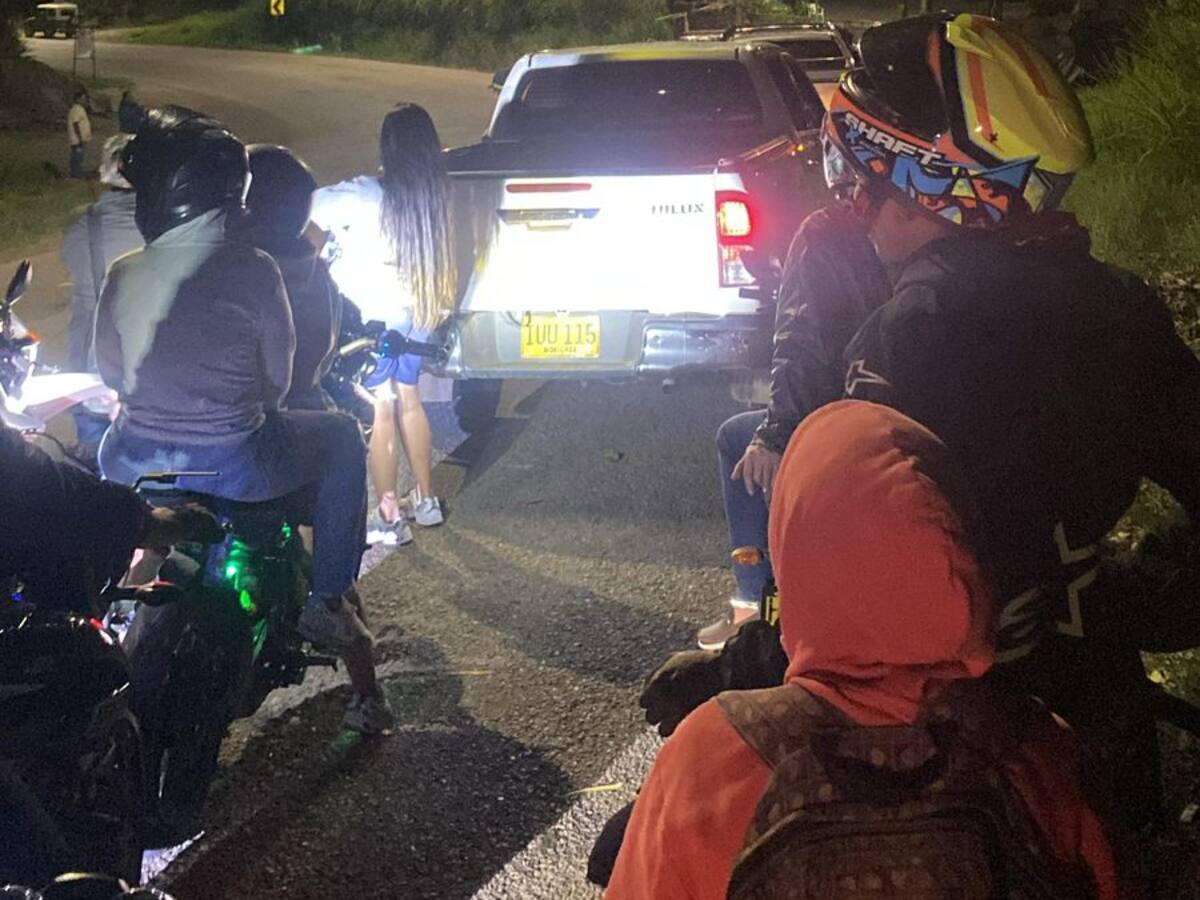 Llegaron cinco buses con personas que querían invadir terrenos en Palmas de Socorro, Santander