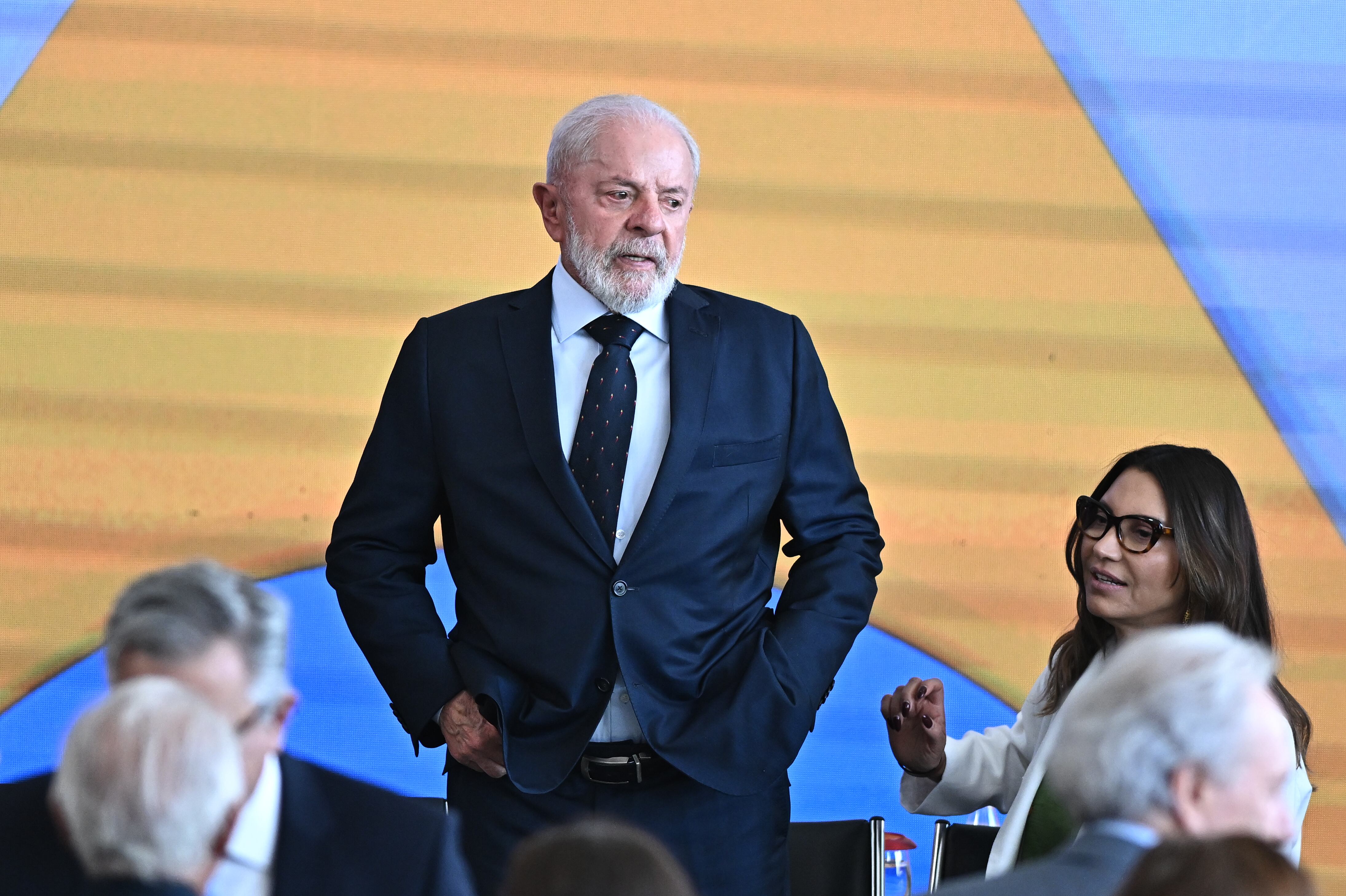 AME8409. BRASILIA (BRASIL), 10/03/2025.- El presidente de Brasil, Luiz Inácio Lula da Silva asiste este lunes, a la ceremonia de posesión de los nuevos ministros en Brasilia (Brasil). Lula da Silva, juramentó a dos nuevos ministros, en el marco de una reforma de gabinete que refuerza la posición del Partido de los Trabajadores (PT) en el Gobierno. EFE/ Andre Borges