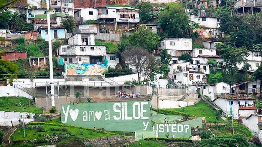 Después de una velatón en la comuna 20 de Cali, se presentaron abusos de la fuerza pública. Los hechos dejaron por lo menos cinco muertos.  . Foto: Colprensa