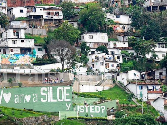 Después de una velatón en la comuna 20 de Cali, se presentaron abusos de la fuerza pública. Los hechos dejaron por lo menos cinco muertos. . Foto: Colprensa