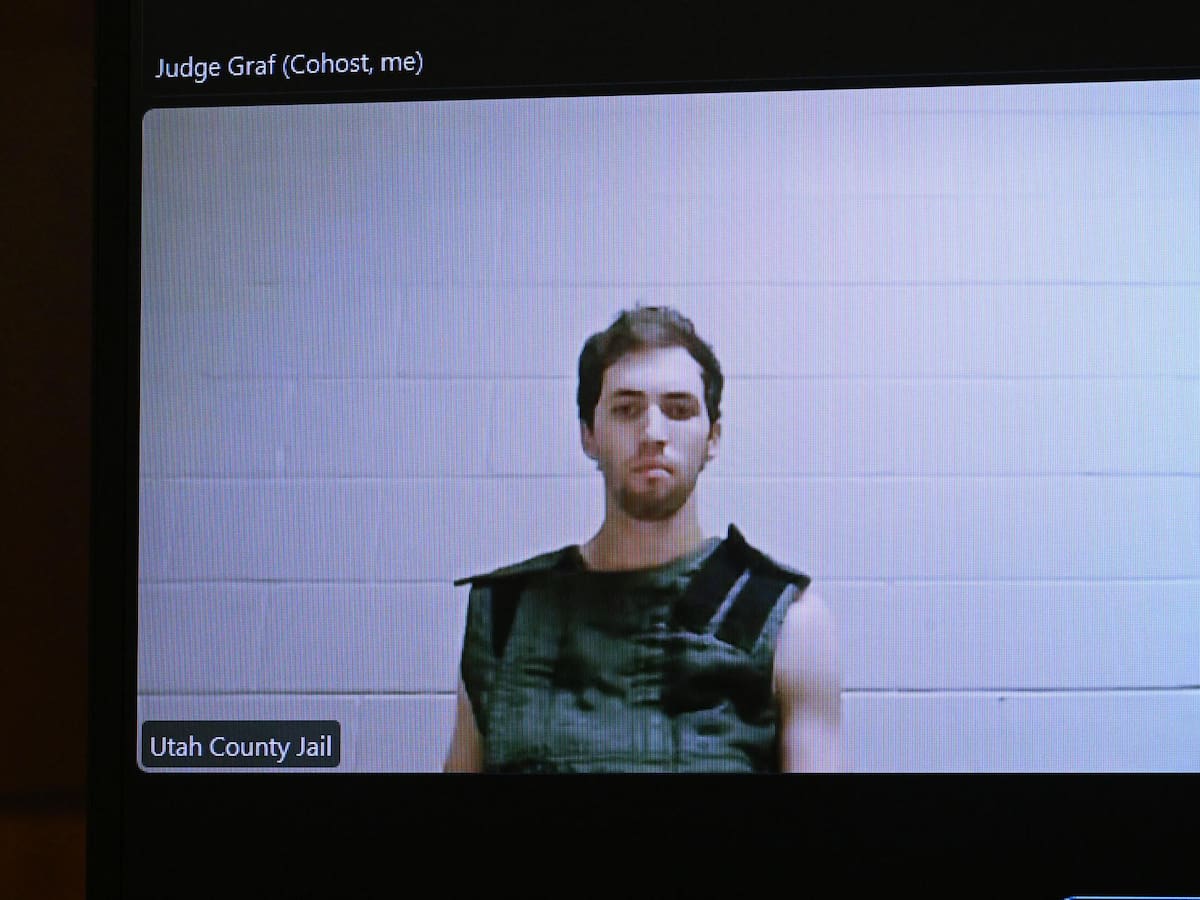 Tyler Robinson escuchó los cargos que le imputan por asesinar a Charlie Kirk