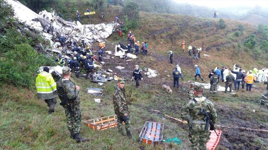 Restos del avión accidentado en Antioquia, que transportaba a miembros del club Chapecoense de Brasil.. Foto: Colprensa
