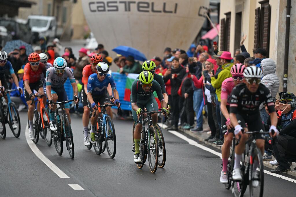 Ciclistas en etapa 19 del Giro de Italia. Foto: Dario Belingheri/Getty Images