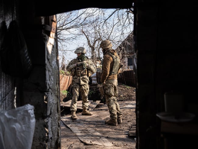 Soldados ucranianos en la zona de Donetsk. (Photo by Wolfgang Schwan/Anadolu Agency via Getty Images)