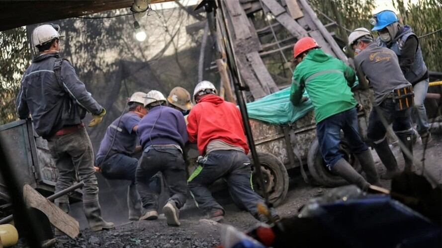 Los trabajadores serán trasladados a un centro médico tan pronto sean rescatados.. Foto: Agencia Nacional de Minería